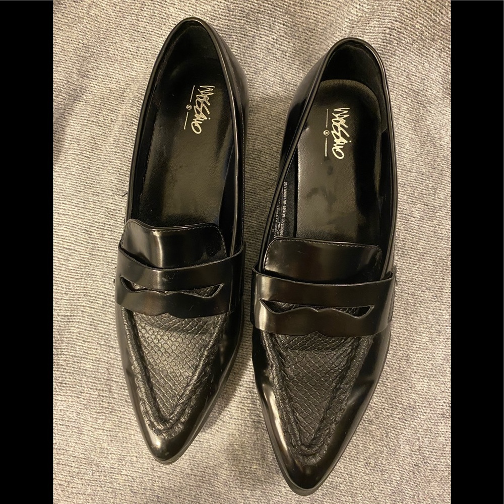 Women’s Oxford loafer